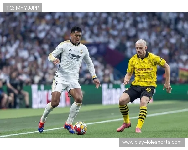 阿德耶米关键时刻支撑脚打滑错失单刀良机成为比赛走势突变转折点 阿德耶米关键时刻支撑脚打滑错失单刀良机成为比赛走势突变转折点