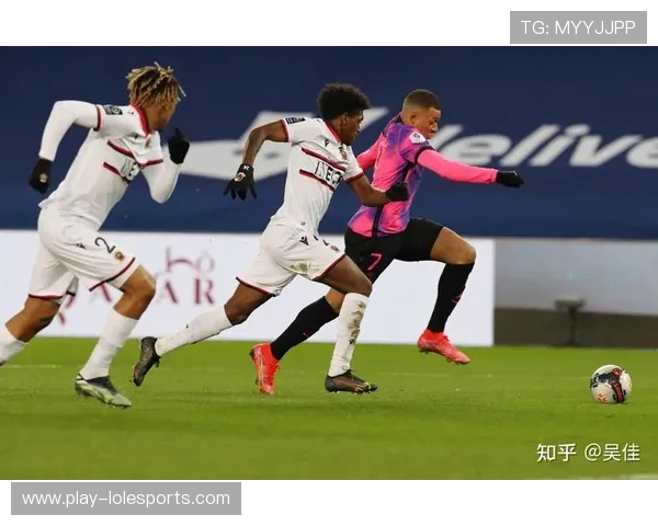 法甲第11轮:巴黎圣日耳曼1-0尼斯,朗斯2-1洛里昂 法甲第11轮:巴黎圣日耳曼1-0尼斯,朗斯2-1洛里昂