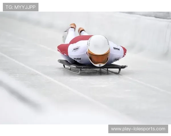 男子钢架雪车第二轮:殷正时间略增,稳居季军位置 男子钢架雪车第二轮:殷正时间略增,稳居季军位置